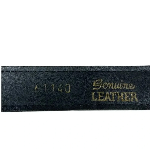 Unique Gold/Silver Shell Motif Buckle Genuine Leather Belt 33 1/2" Long - Picture 4 of 5